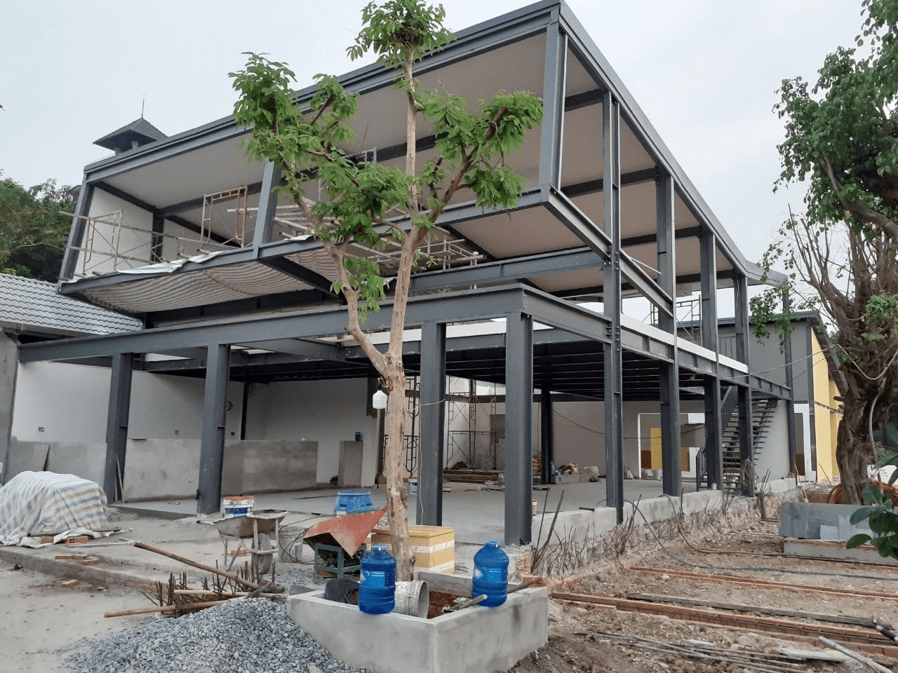 Nhà khung thép tiền chế có thời gian thi công nhanh giúp tối ưu chi phí 